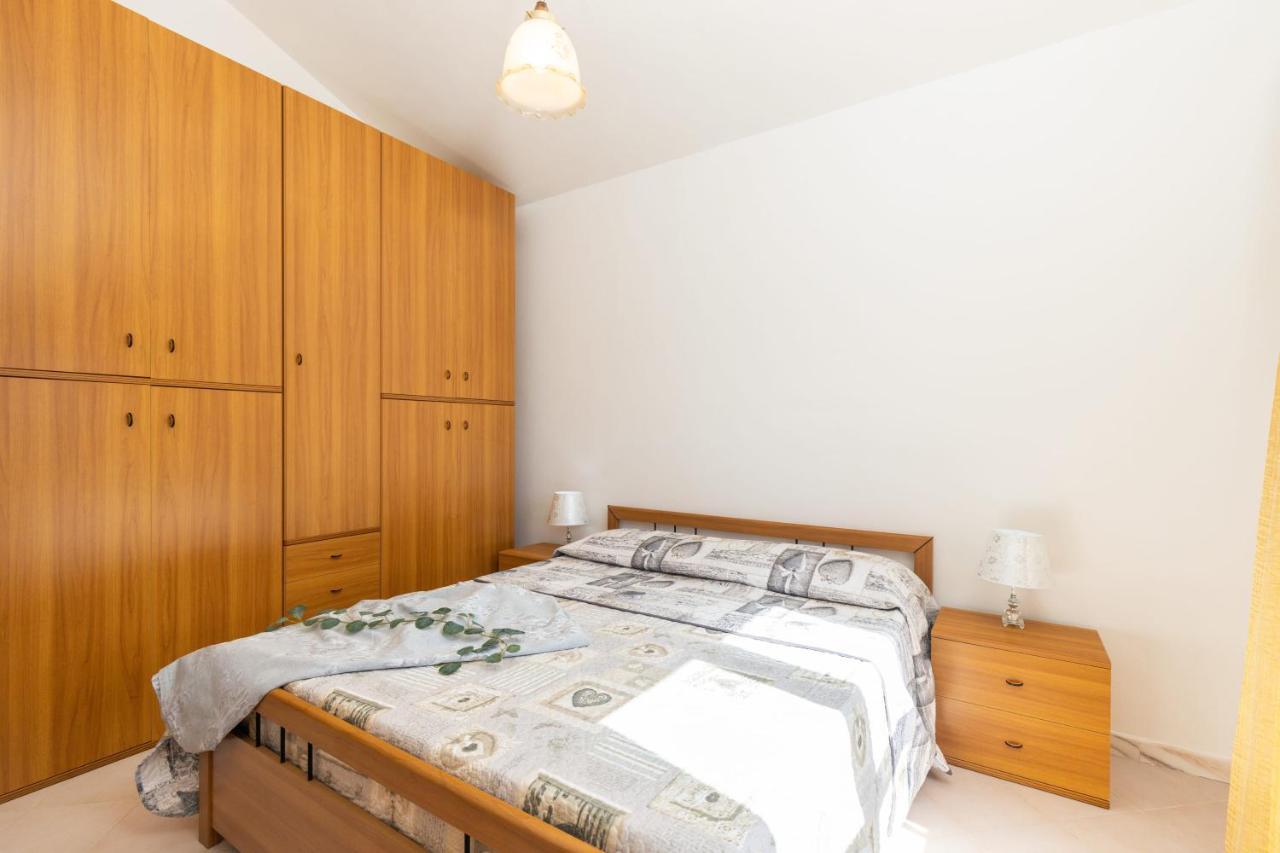 Casa A Due Passi Dal Mare Apartment Arbatax Bagian luar foto