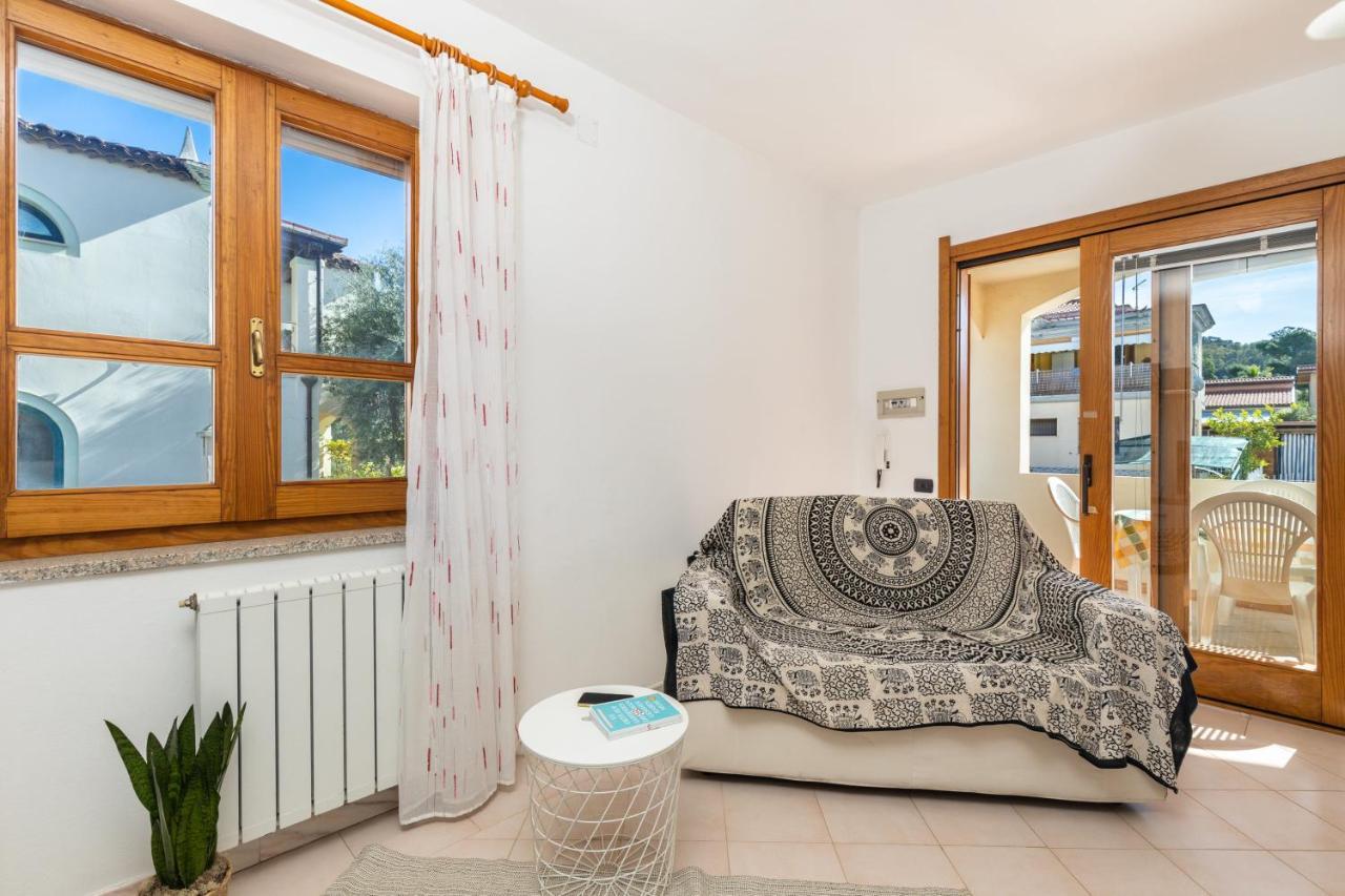 Casa A Due Passi Dal Mare Apartment Arbatax Bagian luar foto
