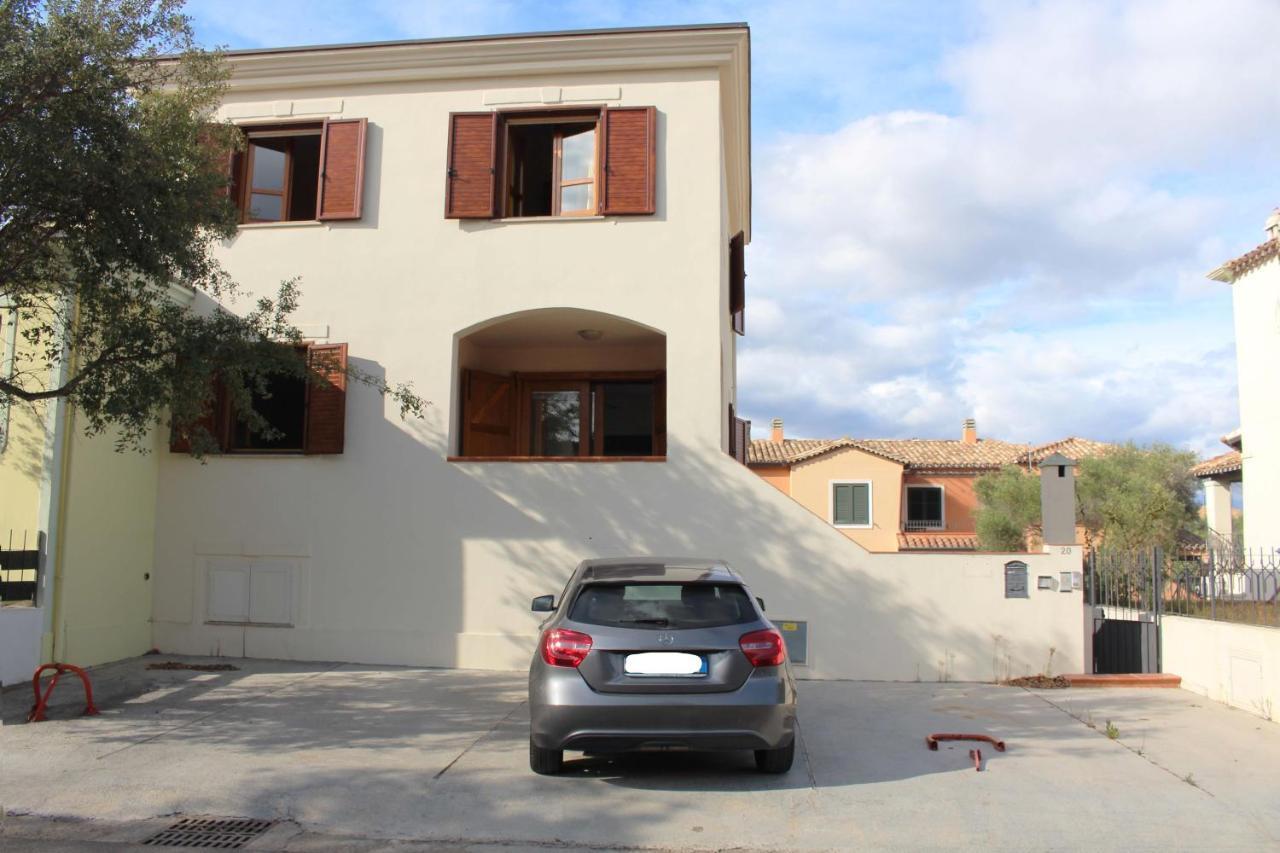 Casa A Due Passi Dal Mare Apartment Arbatax Bagian luar foto