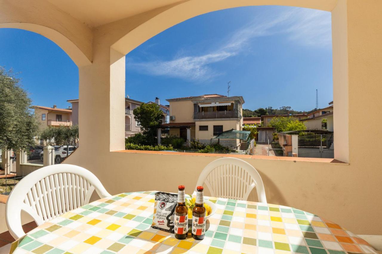 Casa A Due Passi Dal Mare Apartment Arbatax Bagian luar foto
