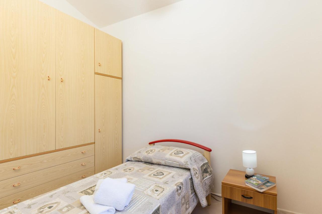 Casa A Due Passi Dal Mare Apartment Arbatax Bagian luar foto