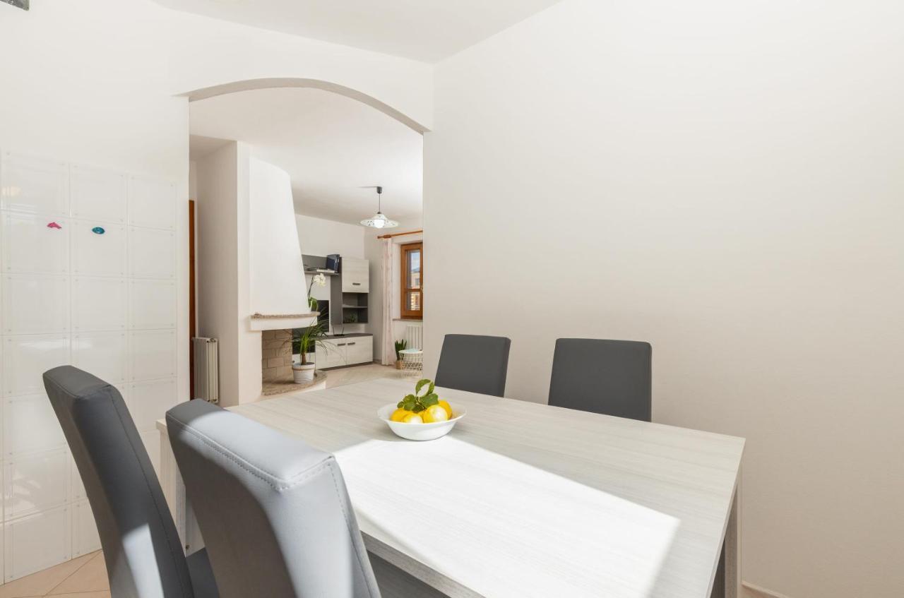 Casa A Due Passi Dal Mare Apartment Arbatax Bagian luar foto